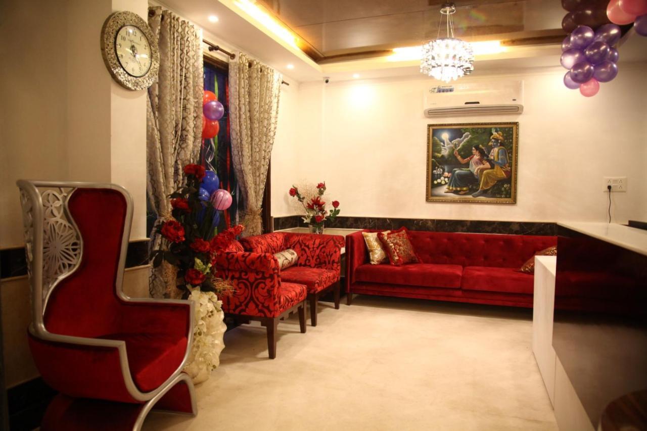 Hotel Dev Residency Вриндавана Экстерьер фото