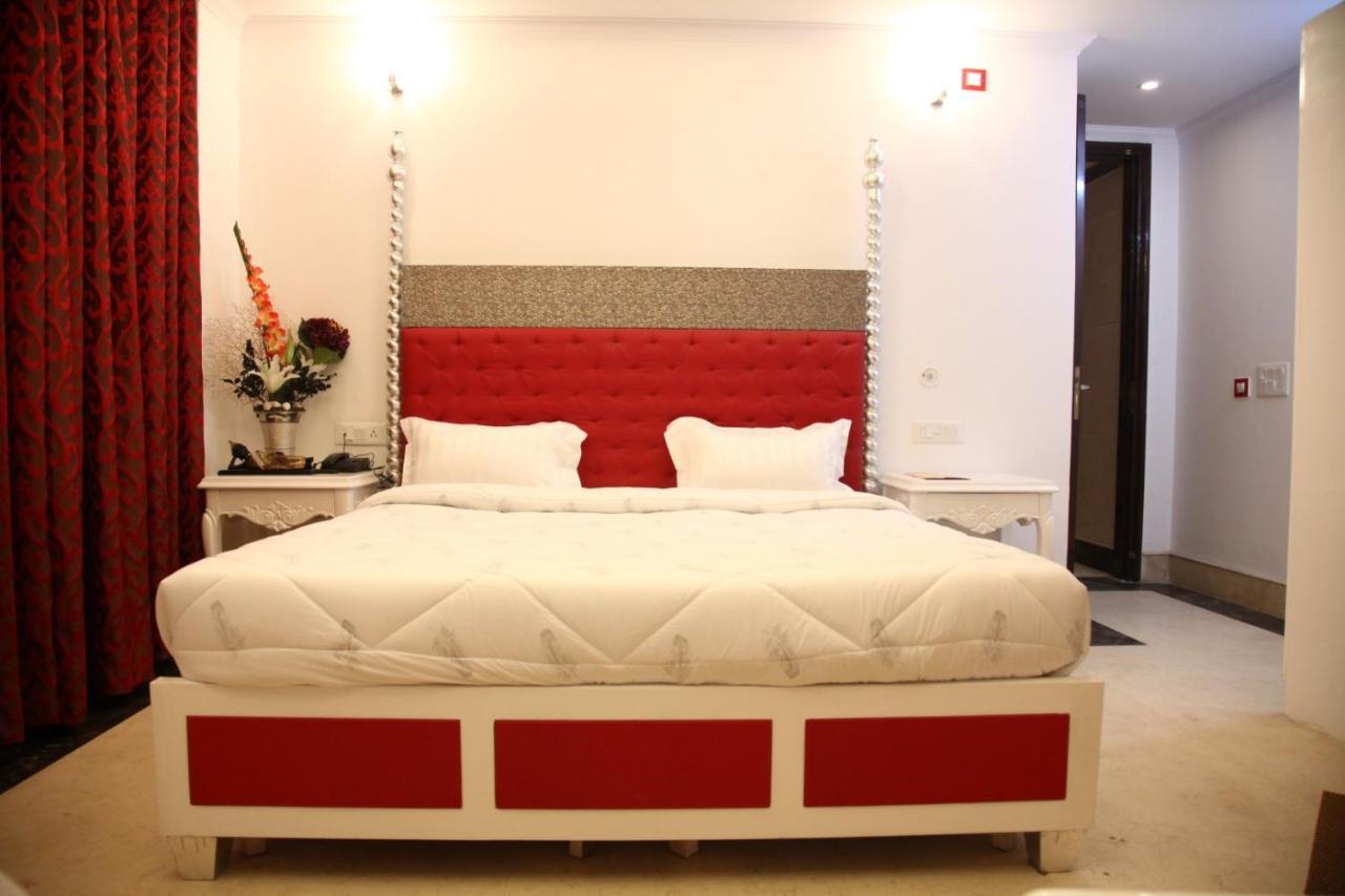 Hotel Dev Residency Вриндавана Экстерьер фото
