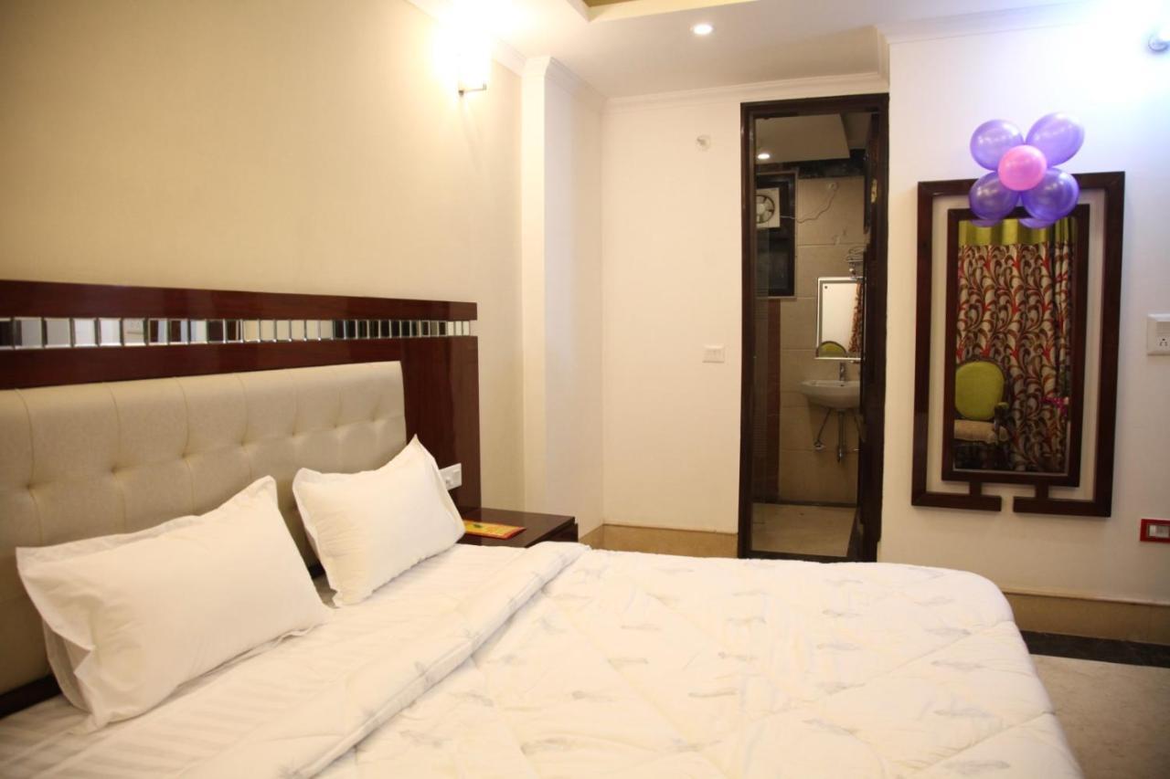 Hotel Dev Residency Вриндавана Экстерьер фото